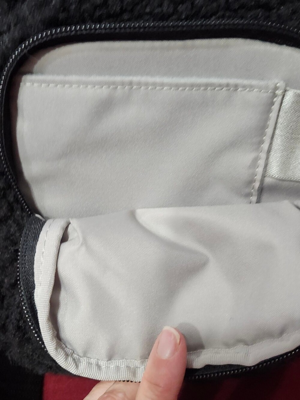 Baggallini Black Sherpa Sling Bag with Silver Logo - Picture 2 of 11
